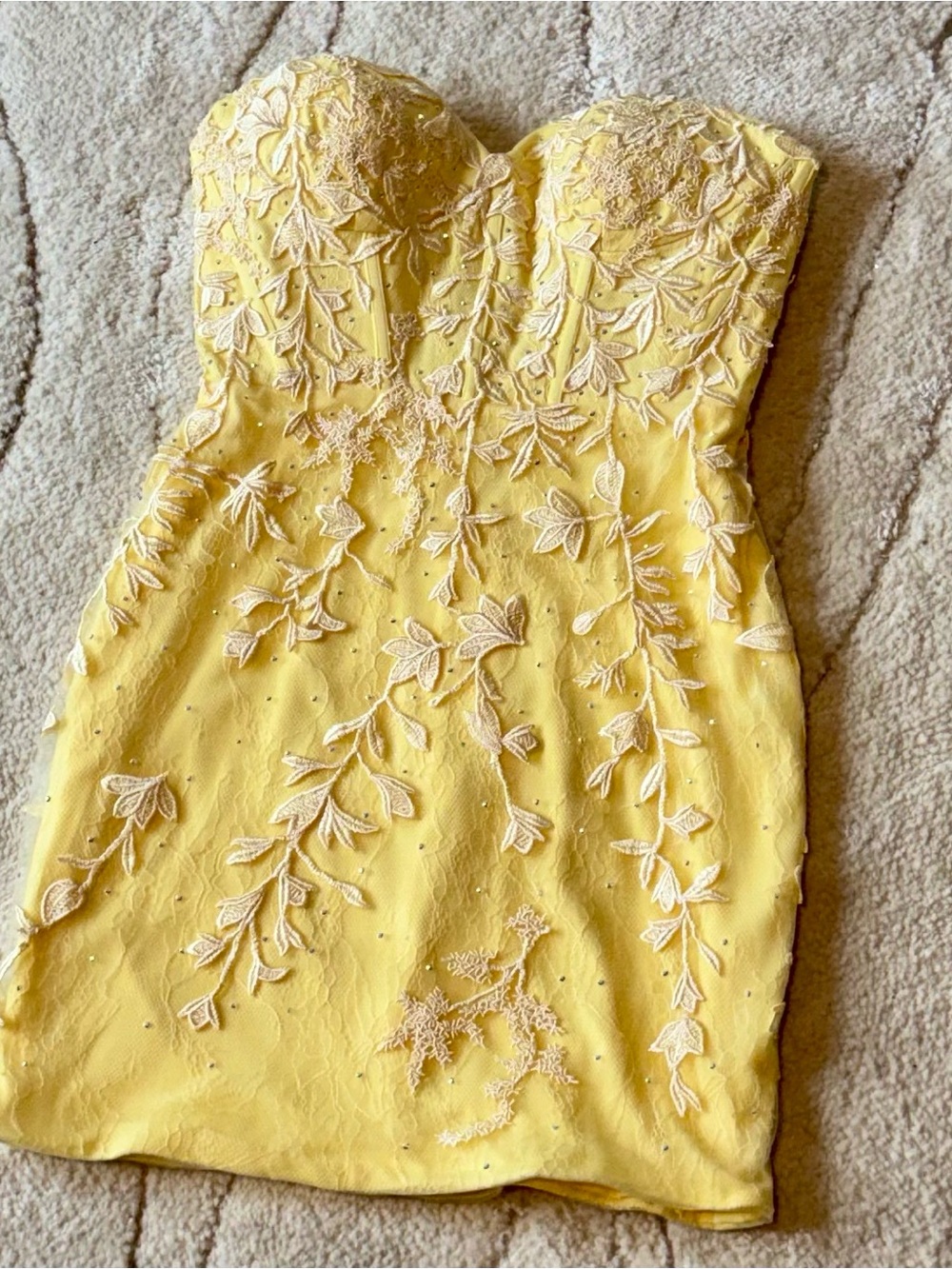 NWT Stacees Yellow Sweetheart Lace Homecoming Mini Dress - size 2